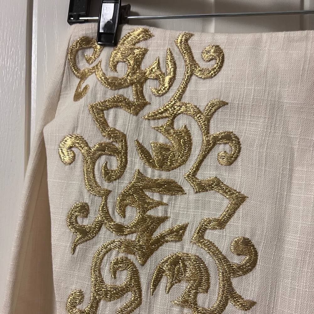 A ToryBurch ivory skirt